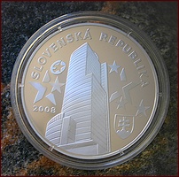 1000_sk_stribrna_mince_2008_stone